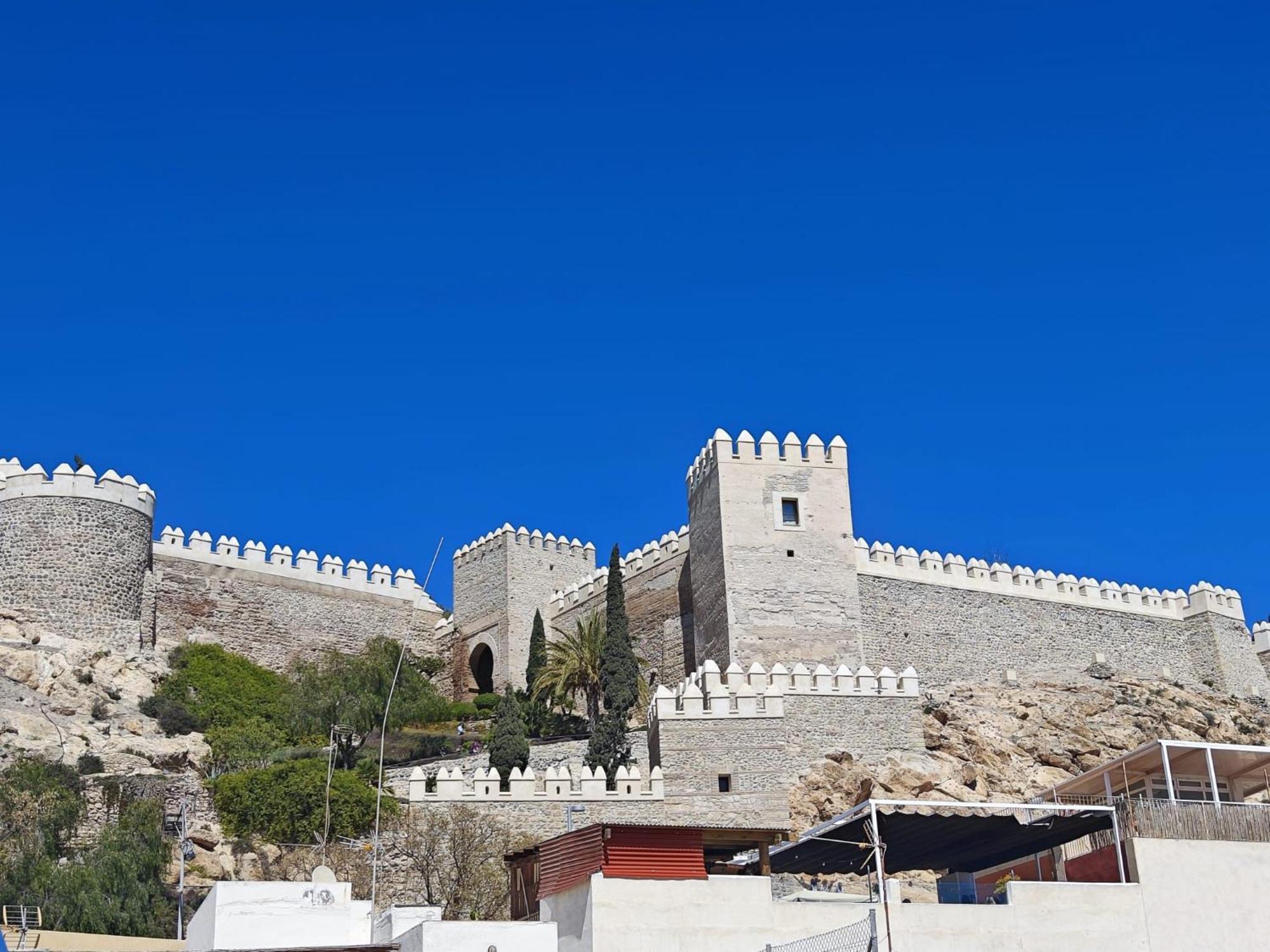 Casita La Paloma Bonita Del Pescador Hasta 5 Personas En El Casco Antiguo La Medina Centro Bajo Alcazaba Terraza Buena Vista Parking Privado Y Sabanas En Opcion Holiday home Almeria